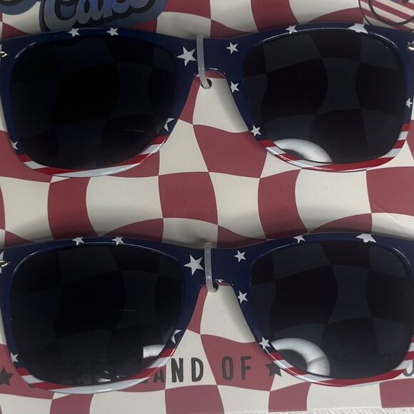 Moon Cake 2 Pack Patriotic Sunglasses USA Stars Stripes Red Blue OS New - Picture 3 of 6